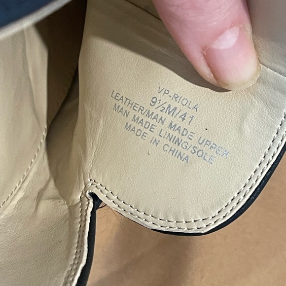 Vintage Vince Camuto Old Money Black Leather W/ Gold Buckle Loafer Size 9.5 - Picture 6 of 12